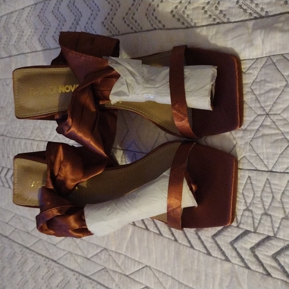 Shoes - Picture 4 of 4